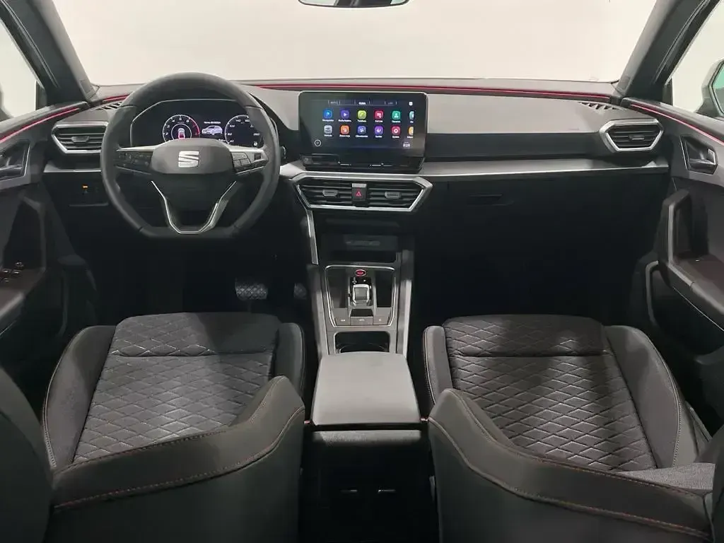 Usado Seat Leon FR 150 CV (110 kW) 2024 Gris Berlina
