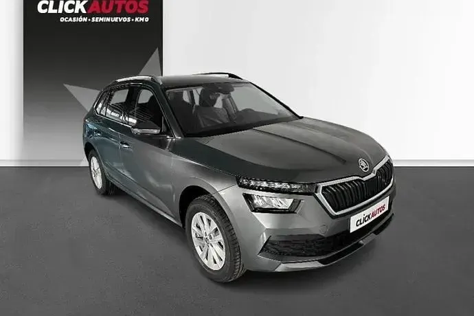Usado Skoda Kamiq Ambition 95 CV (69 kW) 2024 Azul SUV