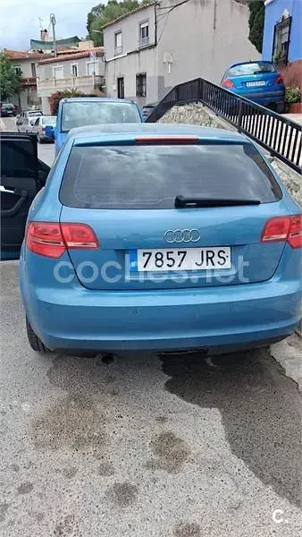 Usado Audi A3 Sportback Attraction 105 CV (77 kW) 2010 Azul Utilitario