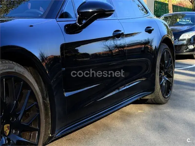 Usado Porsche Panamera 4 Sport Turismo Sport Turismo 330 CV (242 kW) 2018 Negro Familiar