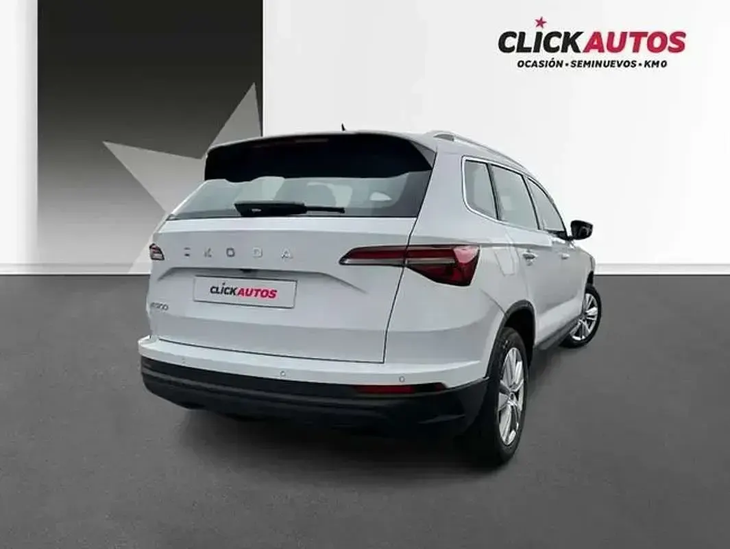 Usado Skoda Karoq Selection 151 CV (111 kW) 2025 Blanco SUV