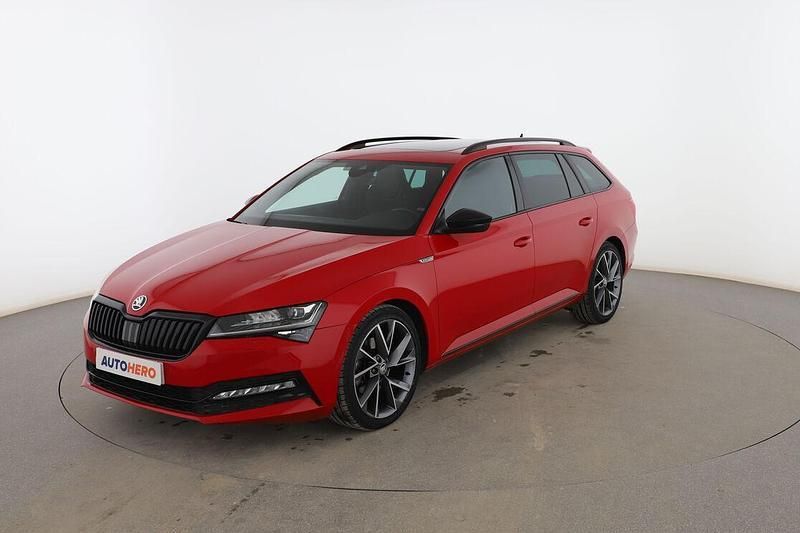 Rojo Usado 2020 Skoda Superb SportLine Familiar | 28.199 € - Imagen 1/3