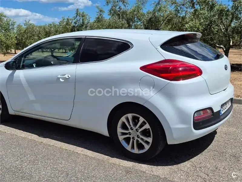 Brugt Kia ProCeed 135 HK (99 kW) 2013 Hvid Hatchback