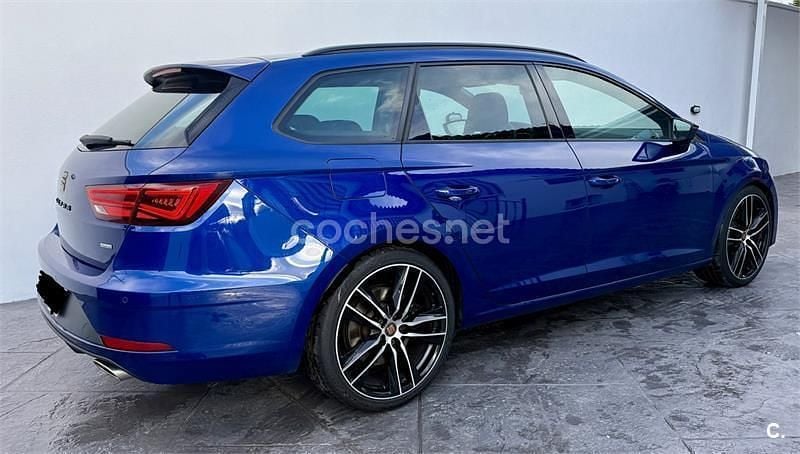 Usado Seat Leon ST CUPRA 300 CV (220 kW) 2019 Azul Familiar