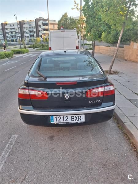 Usado Renault Laguna II Dynamique 136 CV (100 kW) 2002 Verde Berlina