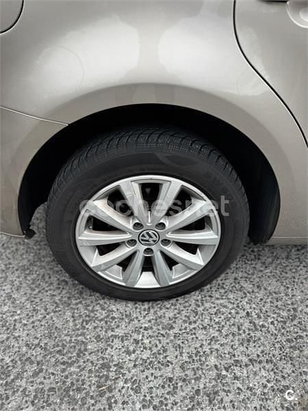 Usado VW Touran Sportline 177 CV (130 kW) 2013 Beige Monovolumen