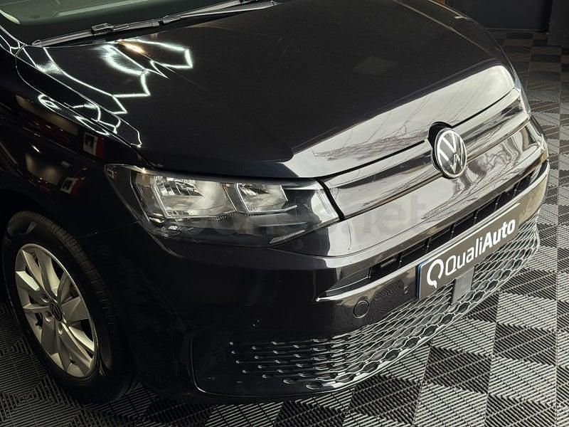 Usado VW Caddy Life 122 CV (89 kW) 2022 Negro Monovolumen