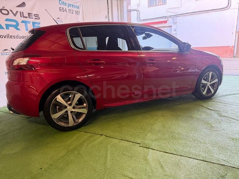 Usado Peugeot 308 GT-line 130 CV (95 kW) 2016 Granate Berlina