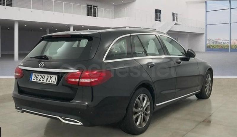 Usado Mercedes C220 194 CV (142 kW) 2018 Negro Familiar