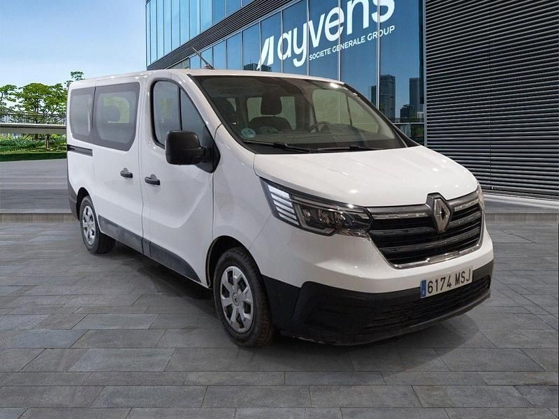 Usado Renault Trafic 110 CV (80 kW) 2024 Blanco Monovolumen