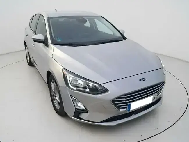 Usado Ford Focus Trend+ 125 HP (91 kW) 2021 Cinzento Sedan