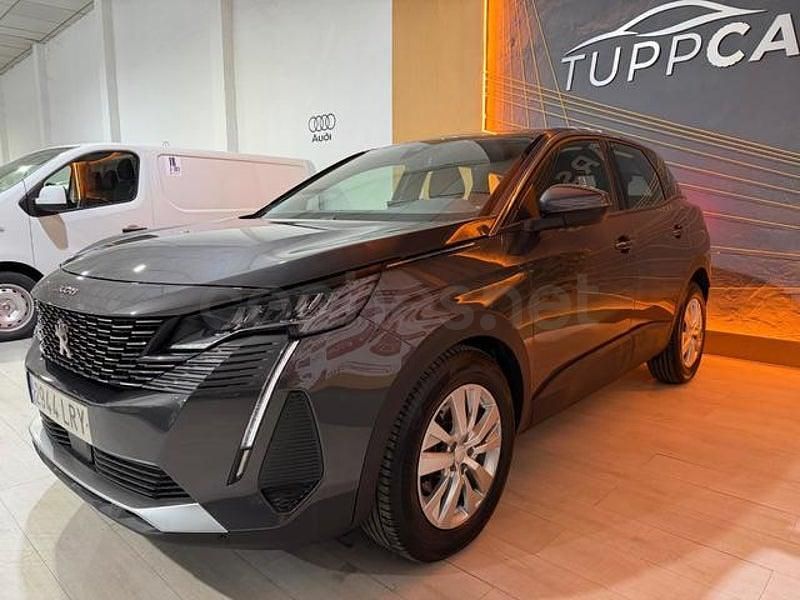 Usado Peugeot 3008 Active 130 CV (95 kW) 2021 Gris / plata SUV