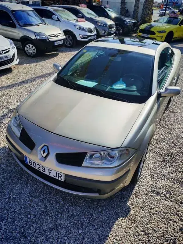 Usado Renault Mégane Cabriolet Extreme 111 CV (81 kW) 2007 Beige Descapotable