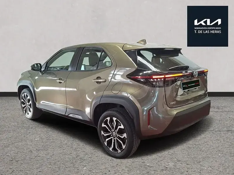 Usado Toyota Yaris Cross Active 116 CV (85 kW) 2022 Marrón SUV