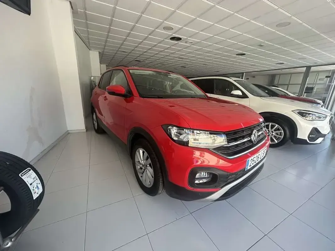 Usado VW T-Cross Advance 110 CV (80 kW) 2021 Rojo SUV