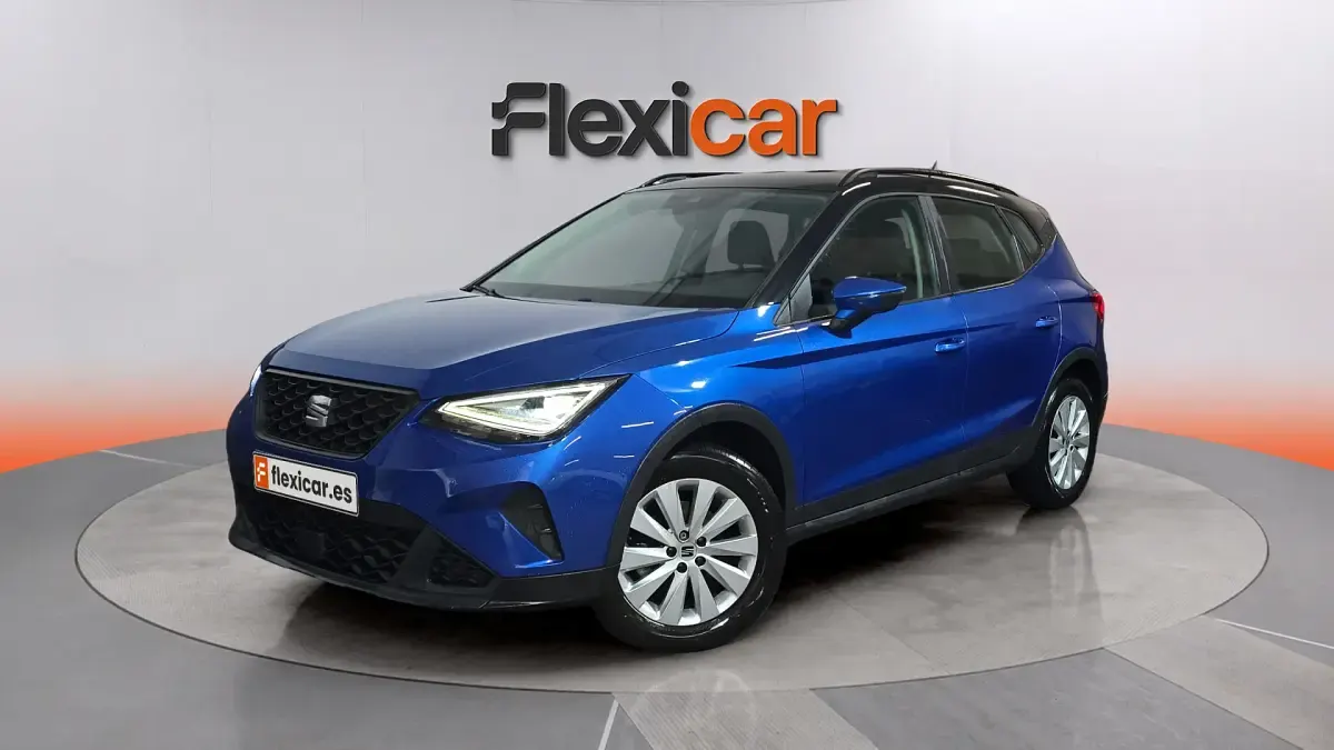 Usado Seat Arona Style 110 CV (80 kW) 2023 Azul SUV