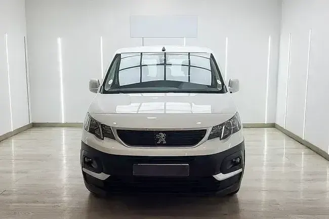 Usado Peugeot Rifter Active 102 CV (75 kW) 2021 Blanco Monovolumen