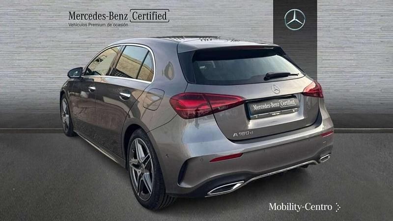 Usado Mercedes A180 109 CV (80 kW) 2024 Gris Utilitario