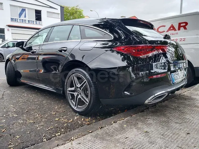 Usado Mercedes CLA250e Shooting Brake 218 CV (160 kW) 2022 Negro Familiar