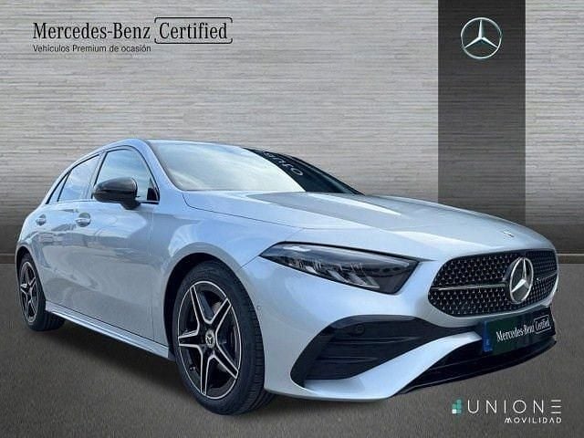 Usado Mercedes A200 AMG line 150 CV (110 kW) 2025 Plata hightech