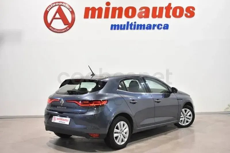 Usado Renault Mégane IV Business 116 CV (85 kW) 2022 Gris Utilitario