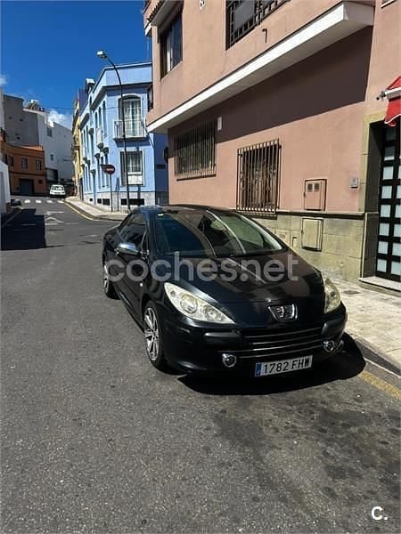 Usado Peugeot 307 CC 110 CV (80 kW) 2006 Negro Descapotable