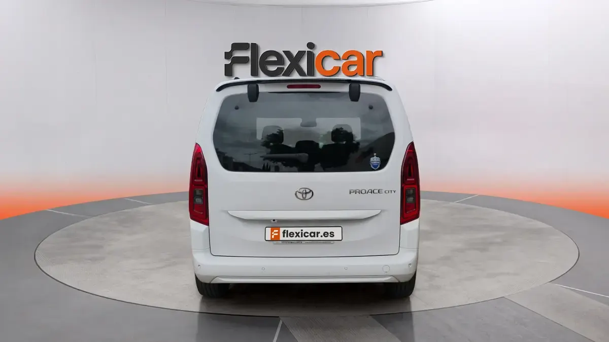 Używany Toyota Proace Verso Advance 131 KM (96 kW) 2025 Biały Kombi