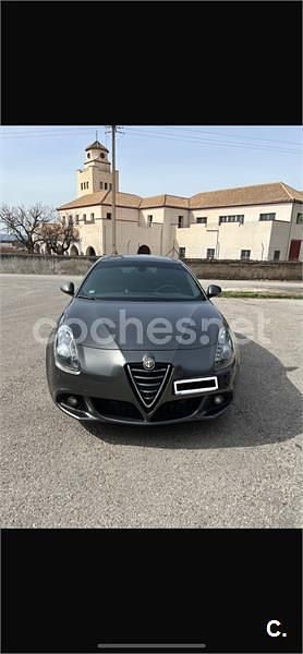 Gris / plata Usado 2015 Alfa Romeo Giulietta Utilitario | 11.490 € - Imagen 1/4