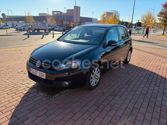 Negro Usado 2010 VW Golf VI Advance Berlina | 4900 € (Buen precio) - Imagen 1/4