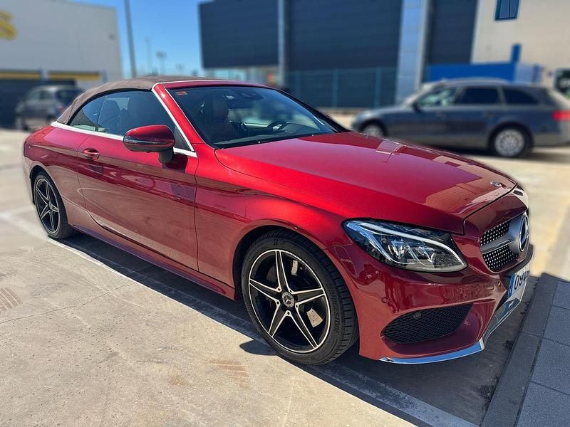 Usado Mercedes C300 247 CV (181 kW) 2017 Granate Descapotable