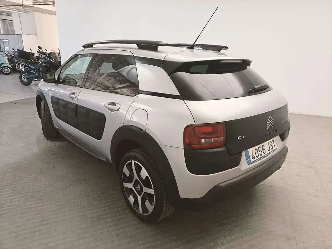 Usado Citroën C4 Cactus Feel 99 CV (72 kW) 2016 Gris Utilitario