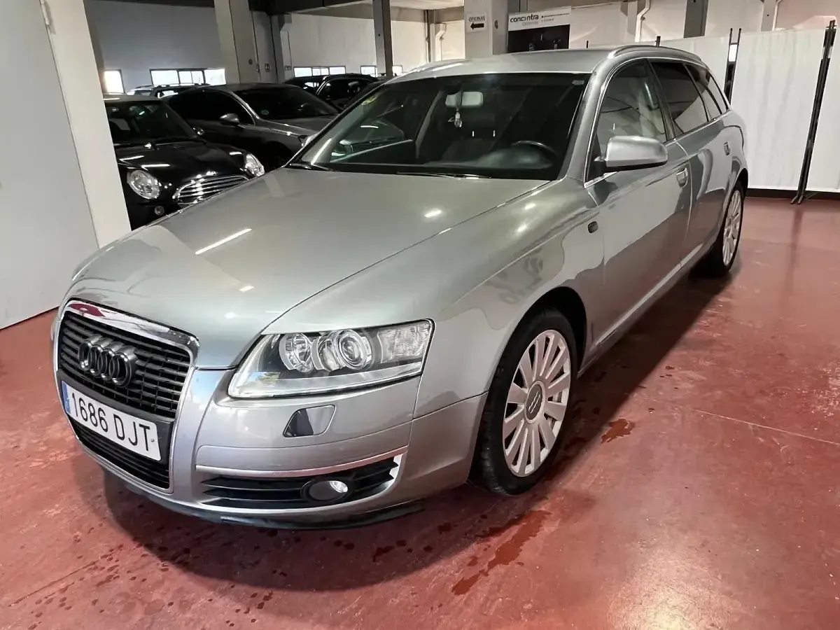 Usado Audi A6 255 CV (187 kW) 2005 Gris Familiar