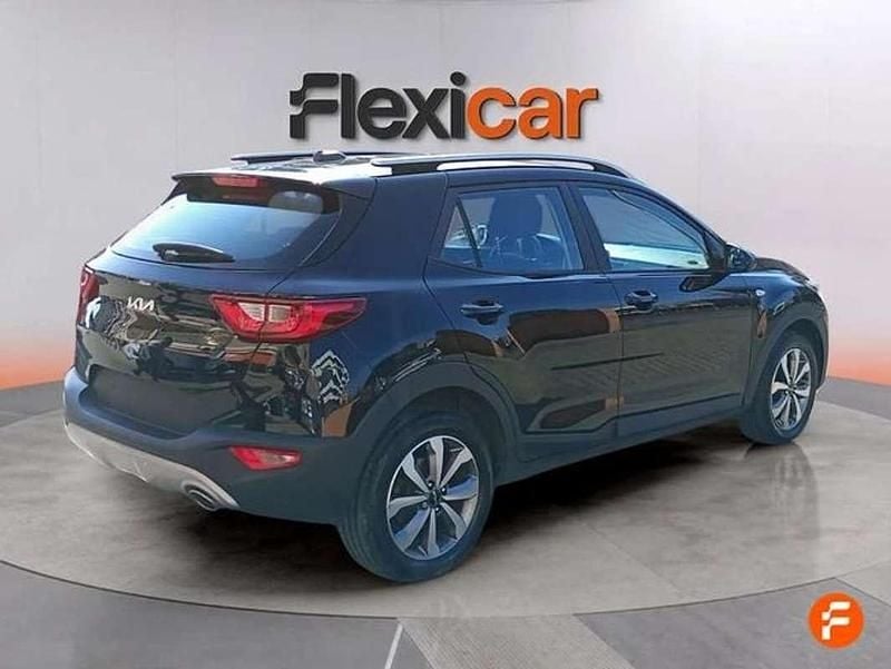 Usado Kia Stonic 101 CV (74 kW) 2022 Negro SUV