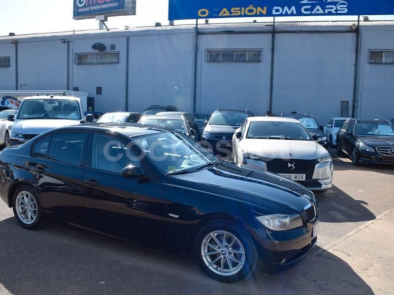 Negro Usado 2006 BMW 320 Berlina | 7800 € (Precio justo) - Imagen 1/4