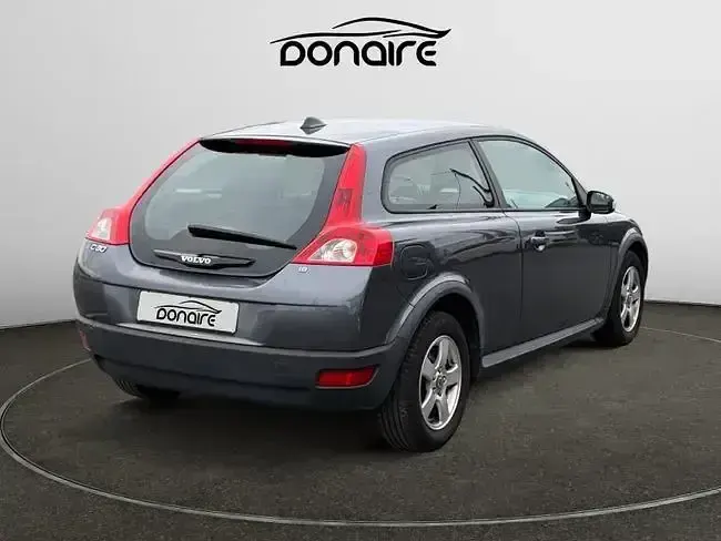 Usado Volvo C30 Summum 125 CV (91 kW) 2007 Gris / plata Utilitario