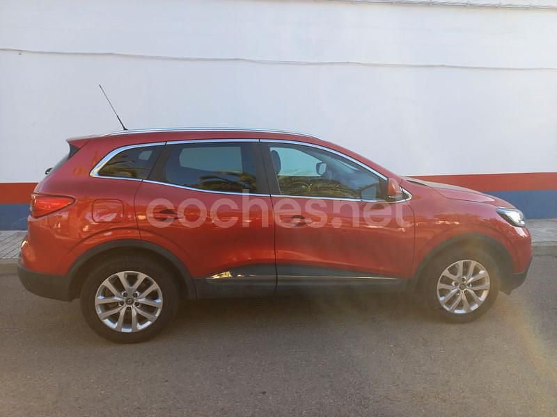 Granate Usado 2016 Renault Kadjar Zen SUV | 12.300 € (Precio justo) - Imagen 1/4