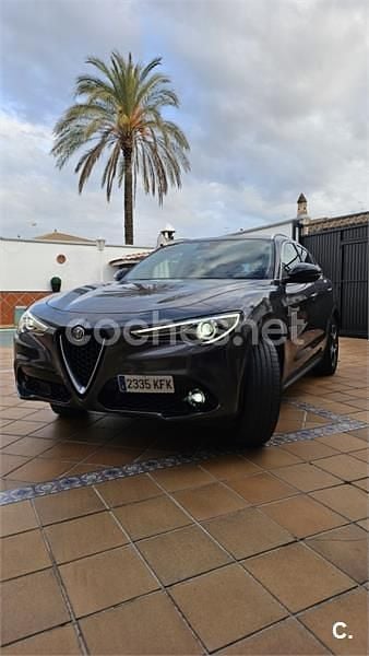 Usado Alfa Romeo Stelvio Super 210 CV (154 kW) 2017 Gris / plata SUV