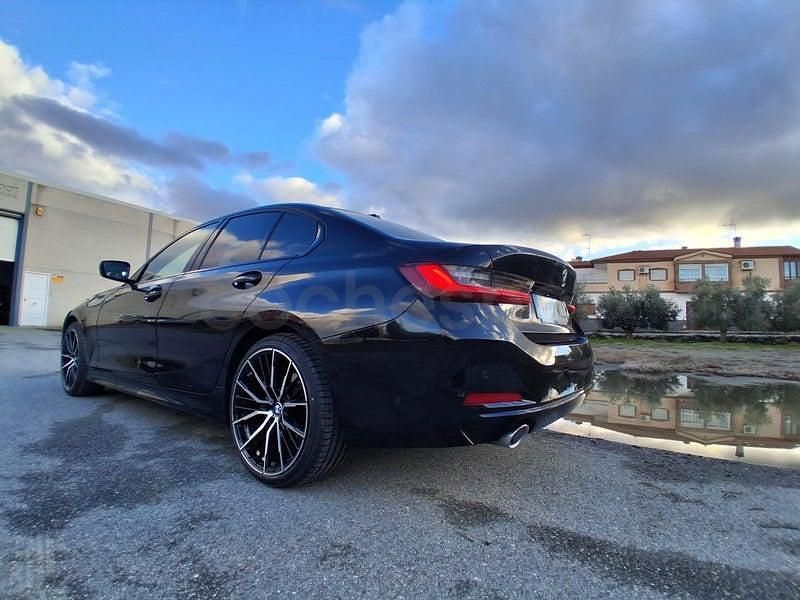 Usado BMW 318 150 CV (110 kW) 2023 Negro Berlina