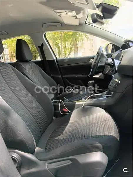 Usado Peugeot 308 Active 110 CV (80 kW) 2020 Negro Berlina