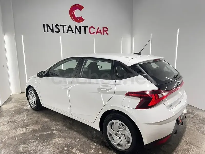 Usado Hyundai i20 84 CV (61 kW) 2021 Blanco Utilitario