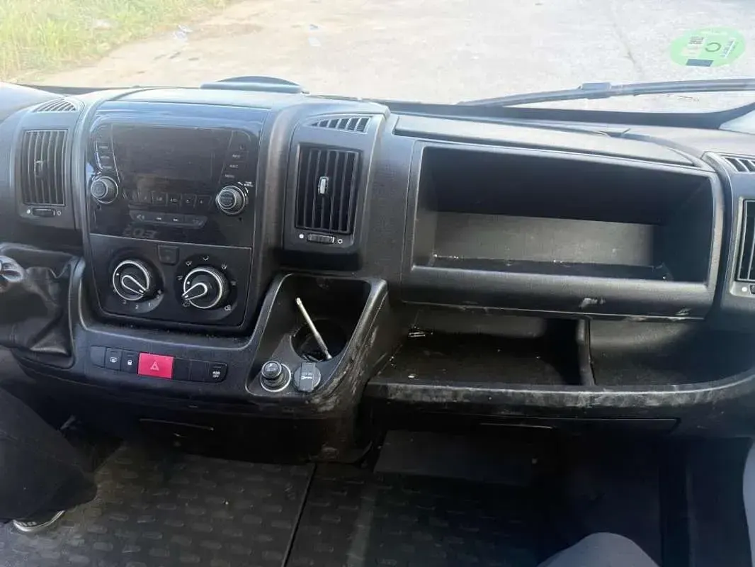 Usado Citroën Jumper 140 CV (102 kW) 2019 Blanco Monovolumen