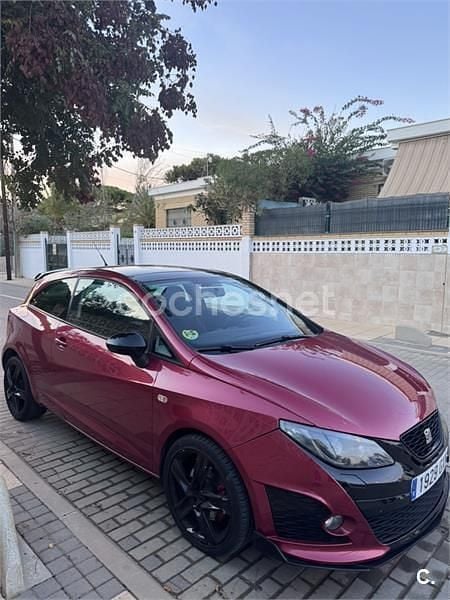 Usado Seat Ibiza SC FR 143 CV (105 kW) 2010 Granate Utilitario