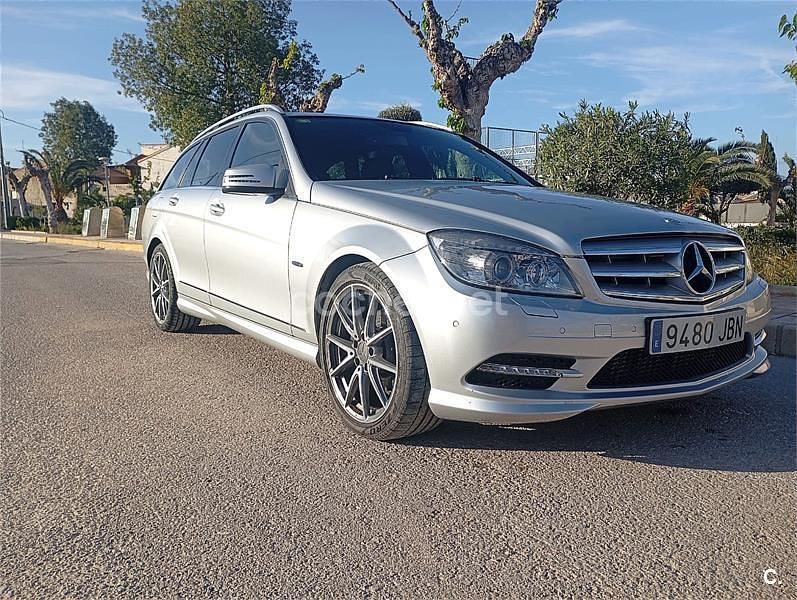 Usado Mercedes C220 Avantgarde 170 CV (125 kW) 2011 Gris / plata Familiar