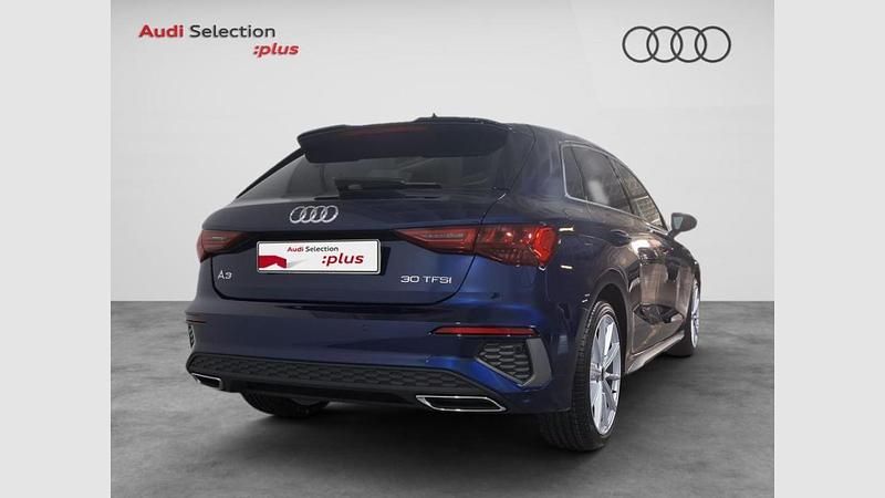 Usado Audi A3 S-Line 110 CV (80 kW) 2024 Azul navarra (metalizado) Berlina