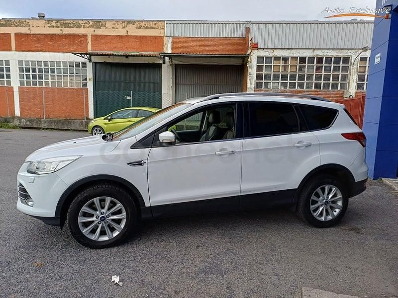 Usado Ford Kuga Titanium 150 CV (110 kW) 2015 Blanco SUV