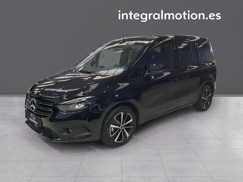 Negro Nuevo 2025 Mercedes 180 Berlina | 29.669 € (Buen precio) - Imagen 1/4