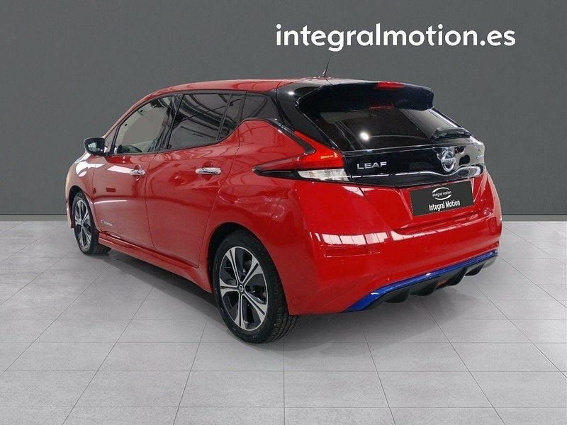 Usado Nissan Leaf N-Connecta 109 kW (149 CV) 2018 Rojo Utilitario
