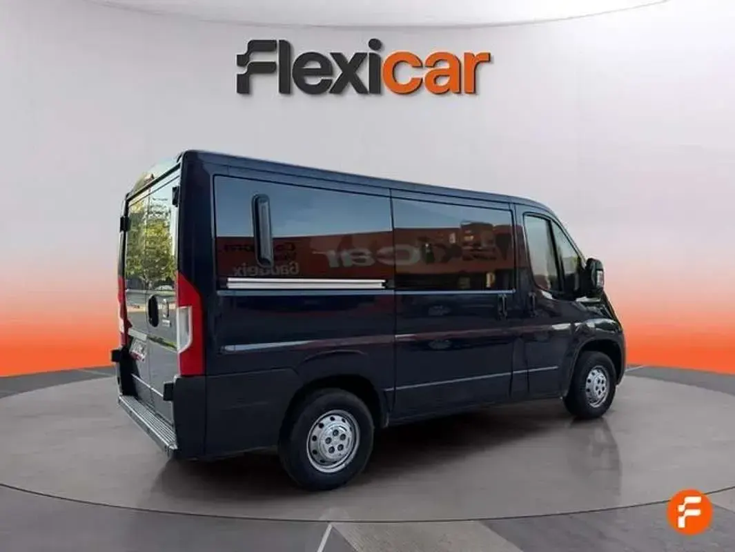 Usado Fiat Ducato 150 CV (110 kW) 2018 Azul Van