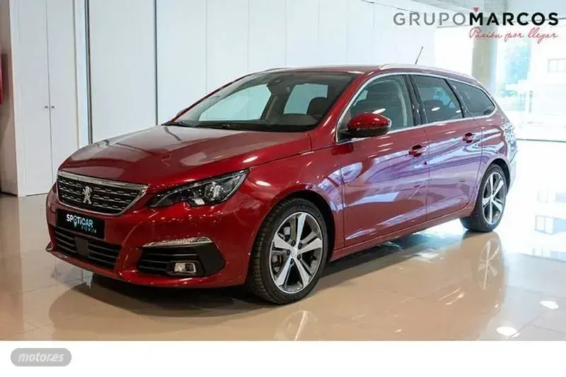 Usado Peugeot 308 Allure 130 CV (95 kW) 2019 Rojo Familiar