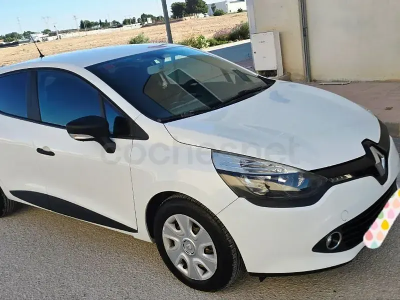 Usado Renault Clio IV Authentique 75 CV (55 kW) 2014 Blanco Berlina